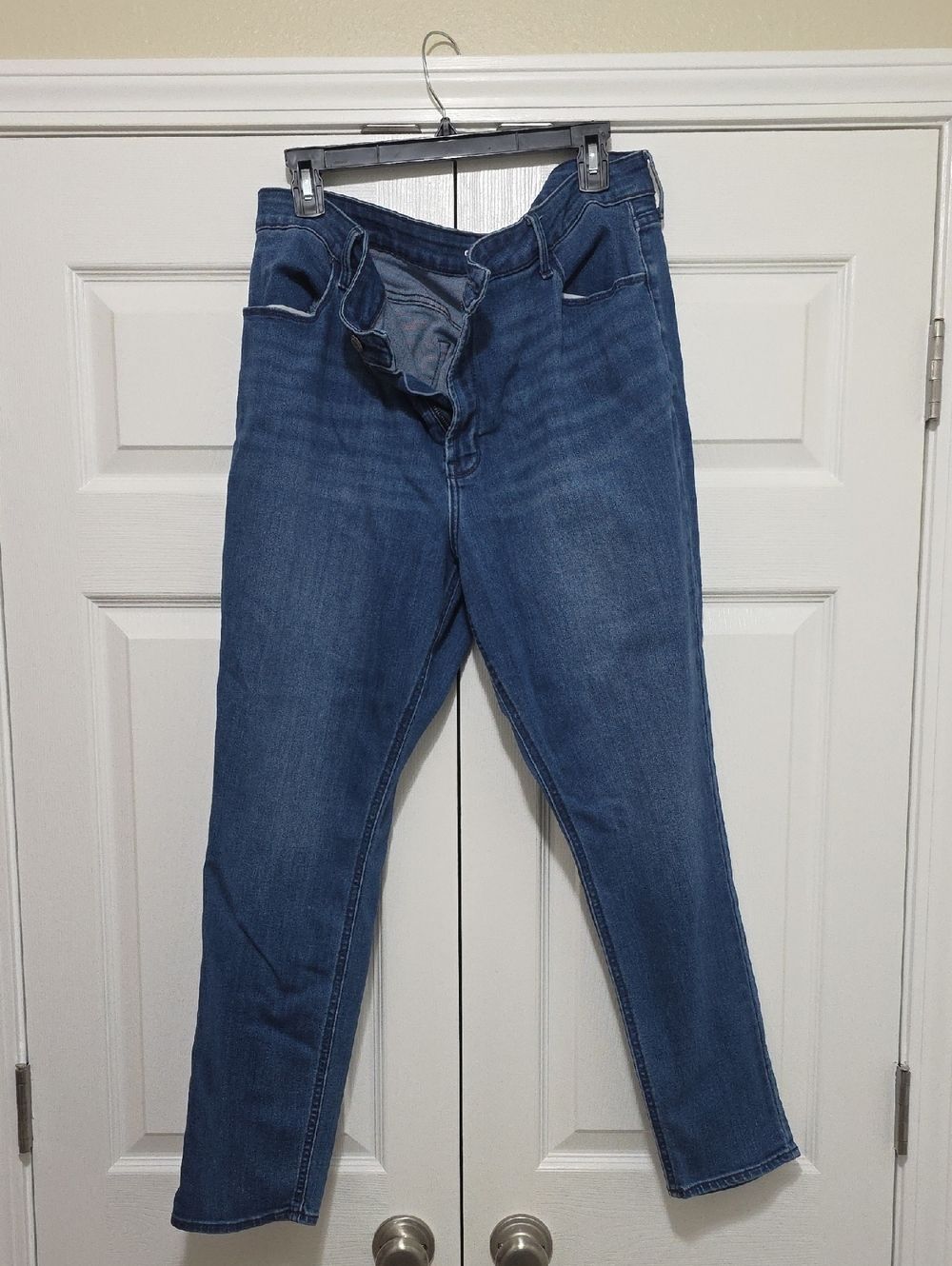 Old Navy Women's Skinny Jeans - Medium Blue Wash